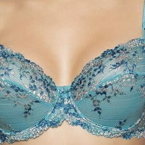 NWOT Wacoal 38D Embrace Lace Bra #65191